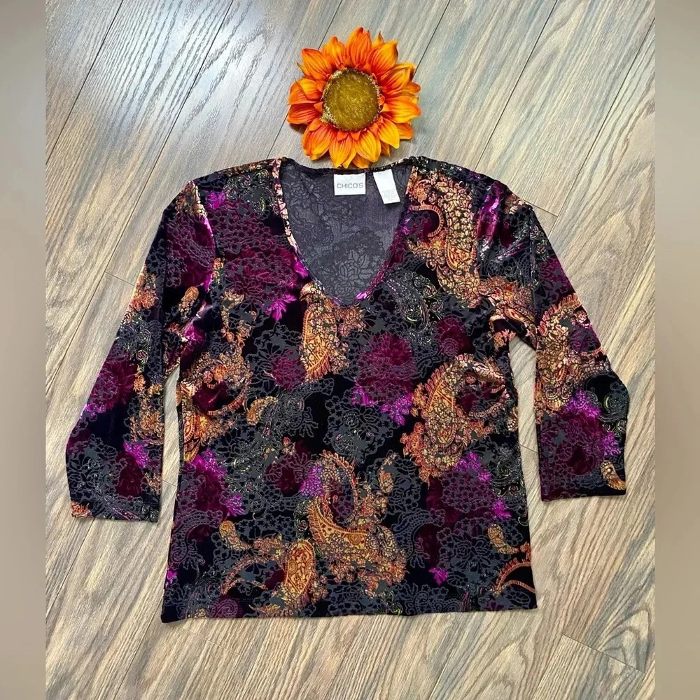 🦋B2G1🦋CHICO’S Bohemian Velour Paisley V-Neck Top | SIZE 1 |